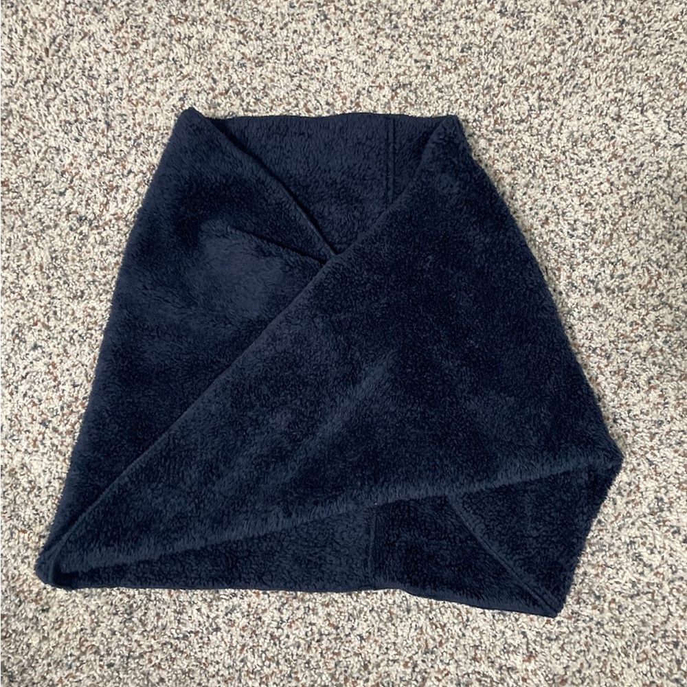 Oiselle cat lady scarf